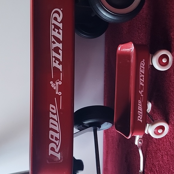 Set of 2, Radio Flyer Wagons. - Picture 3 of 9